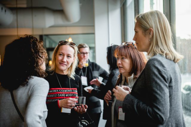 Groupe de dames participant à un des événements signatures du Club A 2023 de L'effet A